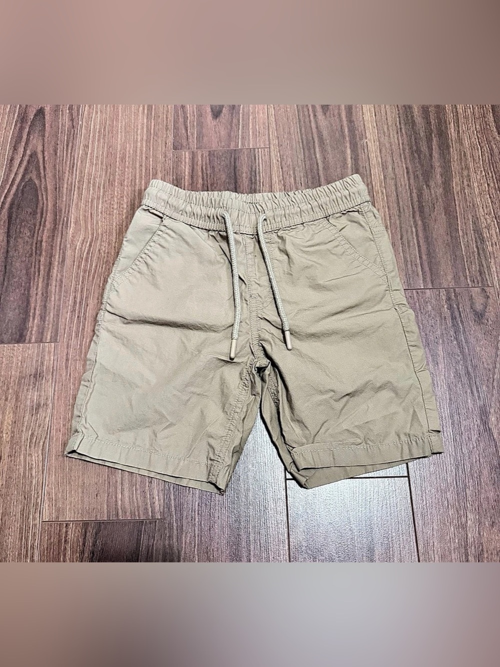max Casual Shorts Size 7-8 YRS Like New
